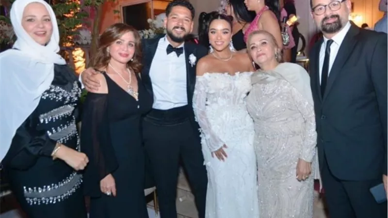 بالصور.. إلهام شاهين تحتفل بزفاف ابن شقيقها