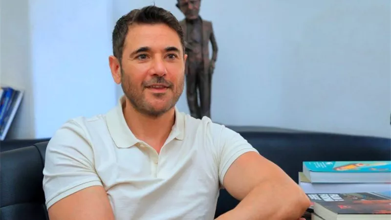 خاص..أحمد عز ومحمد عبد العظيم يستعدان للسفر إلى المجر لاستكمال تصوير “فرقة الموت”