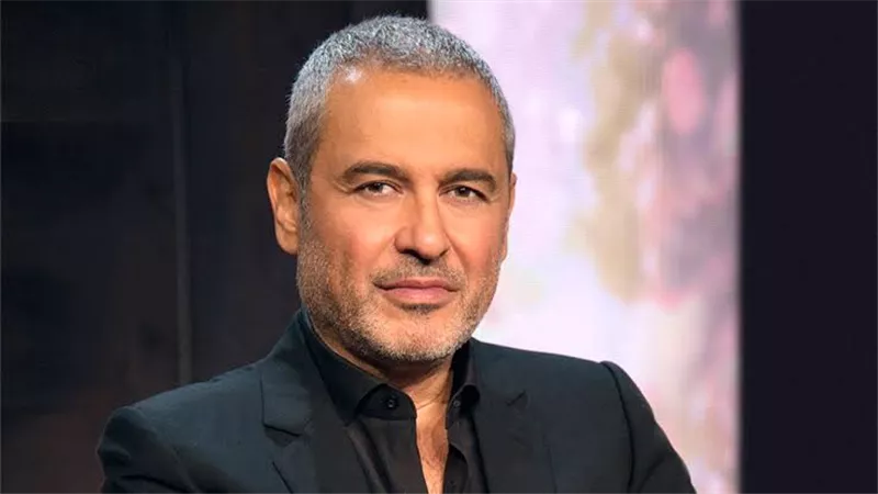إيلي صعب يقدم مجموعة ربيع وصيف 2025 في أسبوع الموضة في باريس.. ترف لا يضاهى وأناقة متجددة