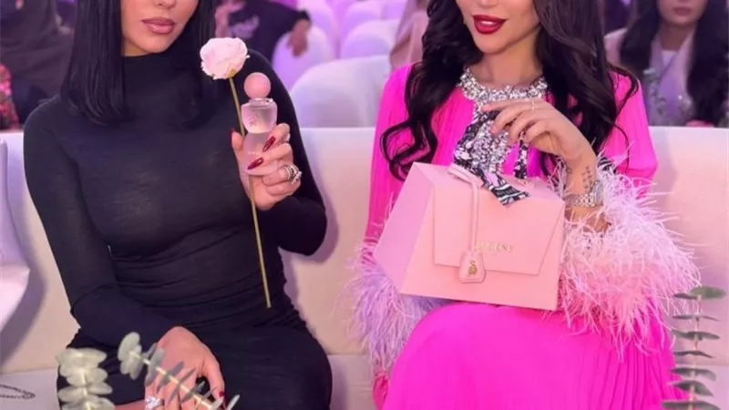 الدكتورة خلود تتألق بإطلالة فاخرة في حفل إطلاق عطر جورجينا الجديد من Laverne في السعودية