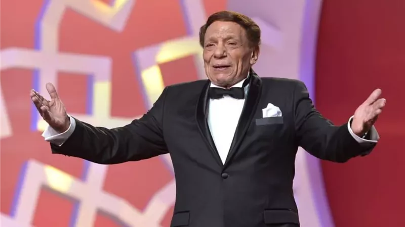 اعتزال عادل إمام يعود للواجهة من جديد وأحد أقاربه يؤكد الخبر