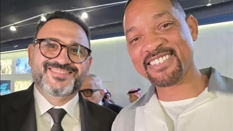 الفنان أكرم حسني برفقة النجم ويل سميث في السعودية