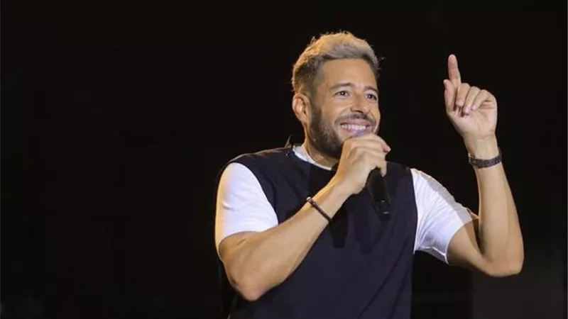 محمد حماقي يروج لحفله الجديد في القاهرة 