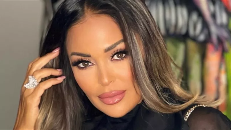 داليا البحيري تخطف الأنظار بفستان مبهج وجذاب في مهرجان الجونة 