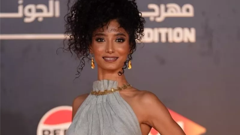 إشراق مطر تتألق بإطلالة مريحة في مهرجان الجونة السينمائي السابع 