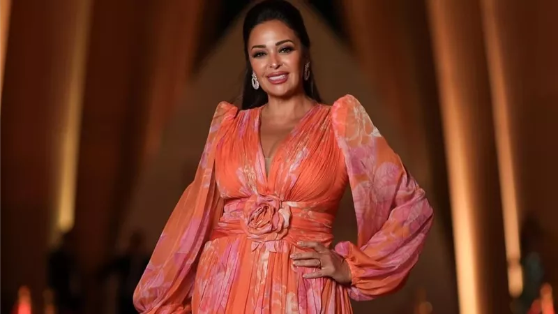 داليا البحيري تتألق بإطلالة ساحرة في مهرجان الجونة السينمائي السابع 