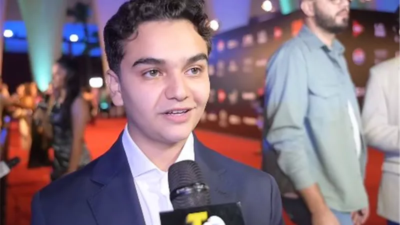 الفنان مؤمن هشام: 