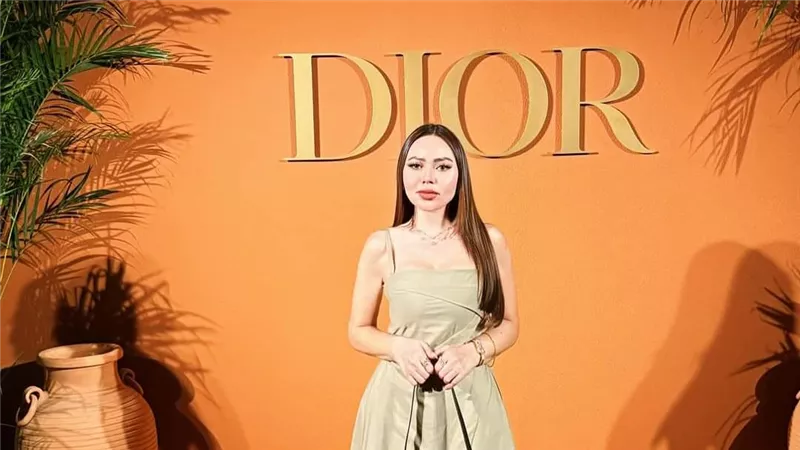 أسما إبراهيم أول إعلامية عربية في معرض Galerie Dior بأبو ظبي