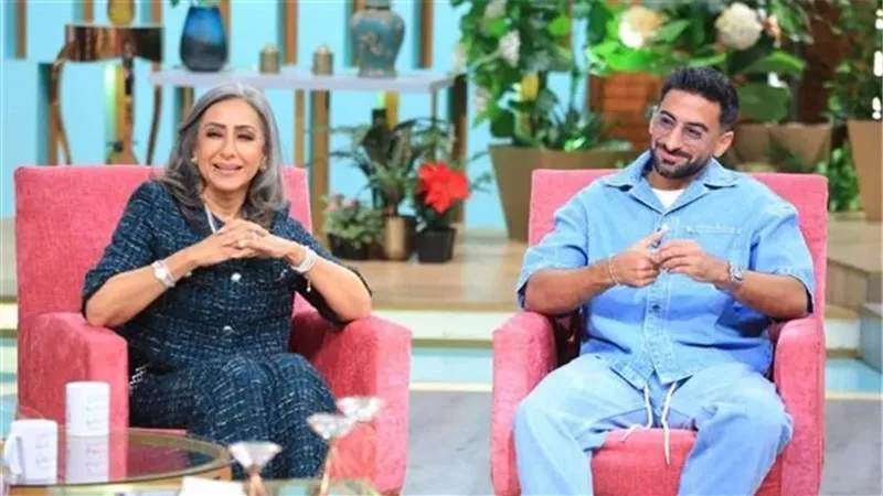 أنس بوخش ووالدته ضيوف 
