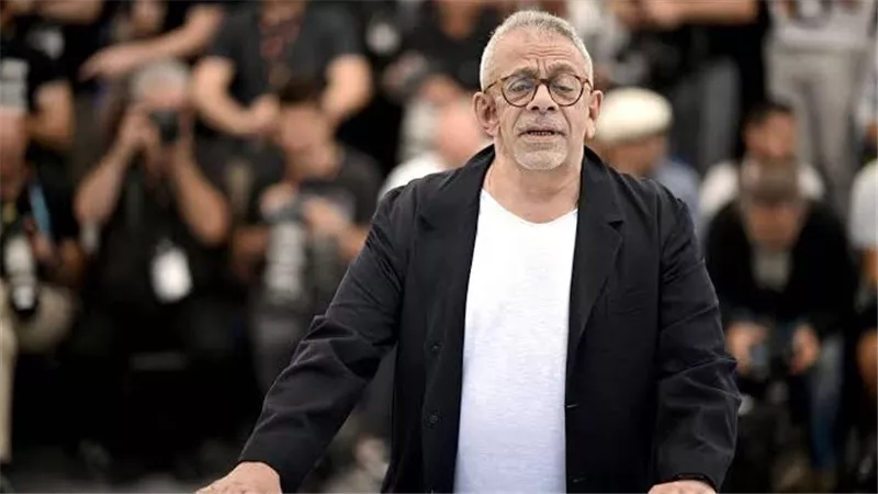 المخرج يسري نصر الله يشيد بفيلم 