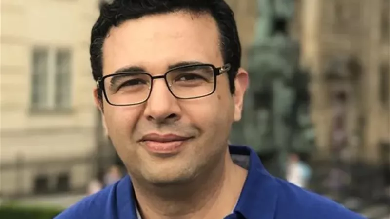 عصام حجي رحلة عالم مصري نحو اكتشاف المياه في الفضاء 