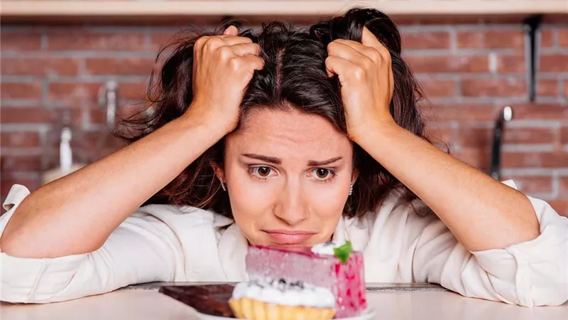 لا تتوقع ما يحدث لجسمك عند تناول السكر