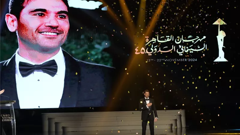 اليوم.. حوار مع أحمد عز الحائز على جائزة فاتن حمامة بمهرجان القاهرة السينمائي