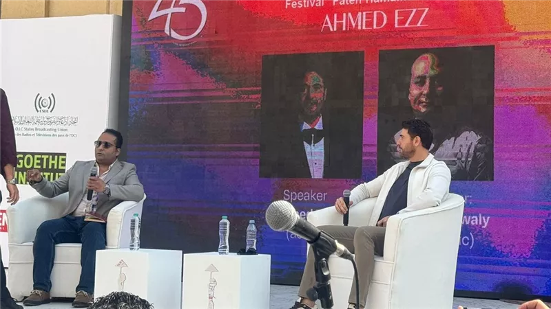أحمد عز يتحدث عن تفاصيل مشاركته في مسرح المدرسة: 