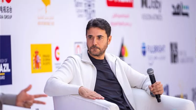 أحمد عز يكشف عن نصيحة عادل إمام له: 