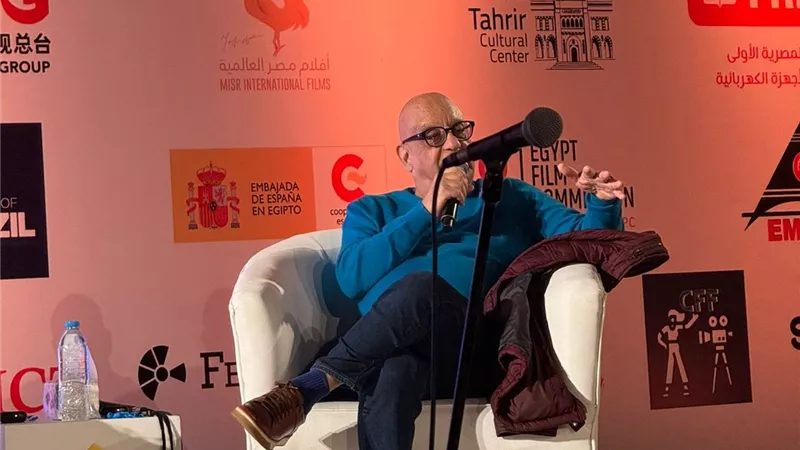 بدء ندوة خيري بشارة ضمن فعاليات مهرجان القاهرة السينمائي 