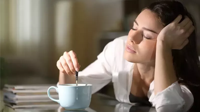 هل تتسبب القهوة في شعورك بالتعب؟ 