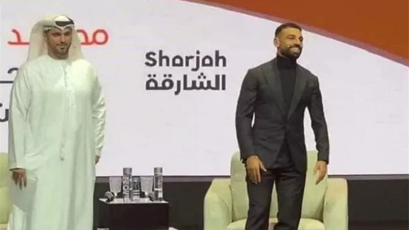 محمد صلاح في معرض الشارقة الدولي للكتاب ندوة تجمع الرياضة والمعرفة