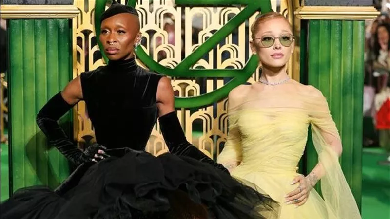 أريانا غراندي وسينثيا بإطلالات جديدة للترويج لفيلمها Wicked