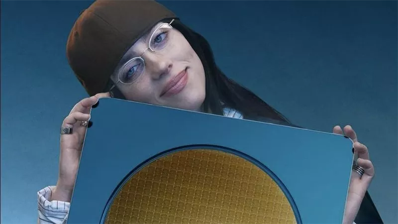 بيلي إيليش تحصل على لقب جائزة Apple Music لأفضل فنانه لعام 2024