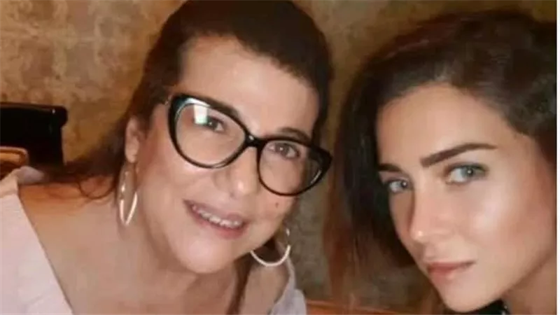 المستشارة الفنية لابنتها.. من هي والدة مي عز الدين؟ 