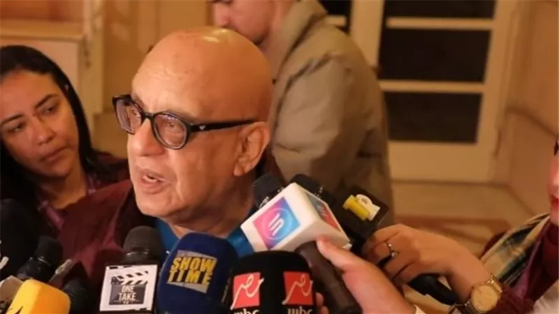 خيري بشارة: الأصلح لتقديم سيرتي الذاتية هو عادل إمام 