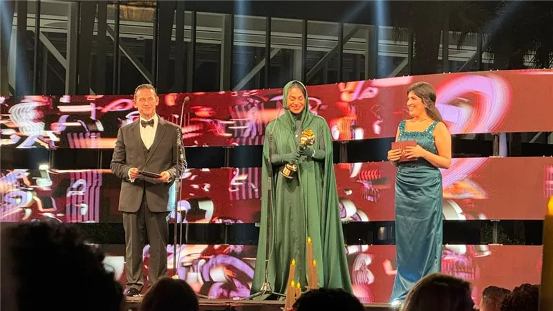 مهرجان ضيافة يكرم الفنانة التشكيلية الإماراتية مريم الحسيني