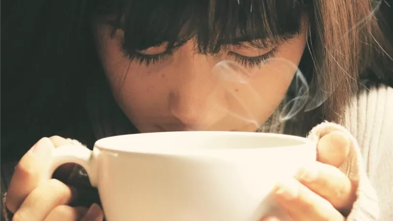 أفضل 5 أنواع من الشاي تقلل التوتر وتعزز نومك 