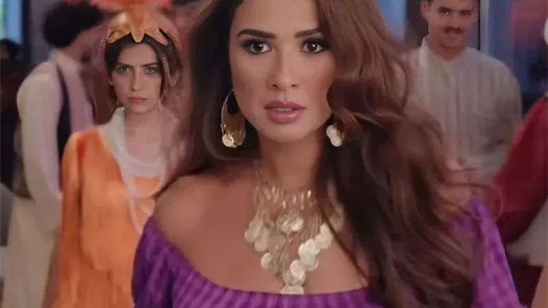 خاص.. تفاصيل إطلالات ياسمين عبدالعزيز في إعلانها الجديد   