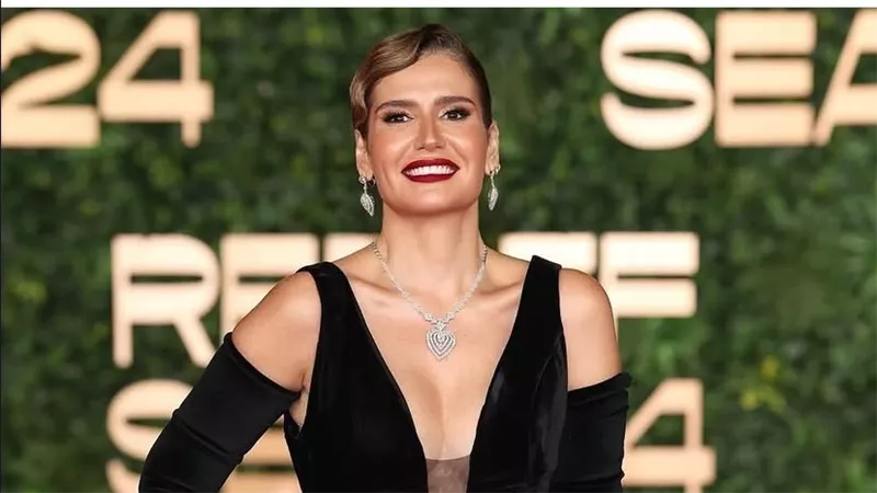 هنا شيحة تبرز أناقتها في حفل افتتاح المهرجان البحر الأحمر  