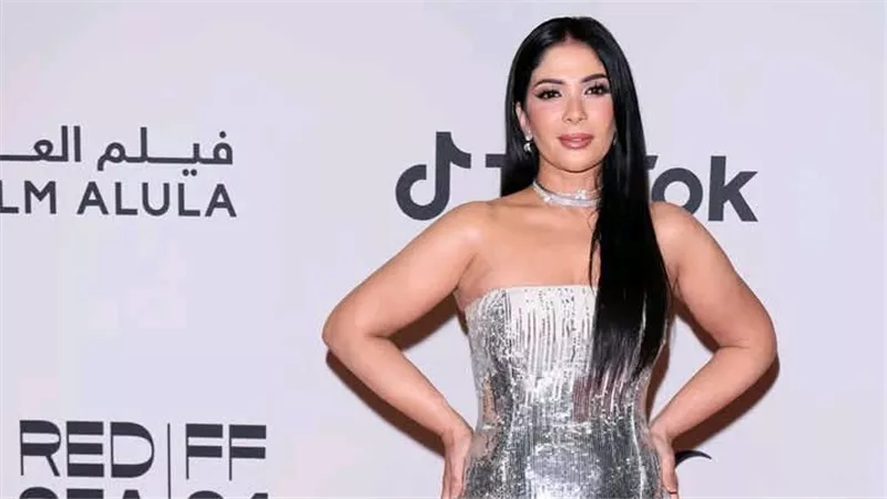 بعد تكريمها أمس.. حوار مع منى زكي ضمن فعاليات ثالث أيام مهرجان البحر الأحمر 