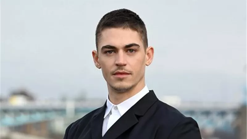 Young Sherlock مغامرات المحقق الشاب في بداية مسيرته 