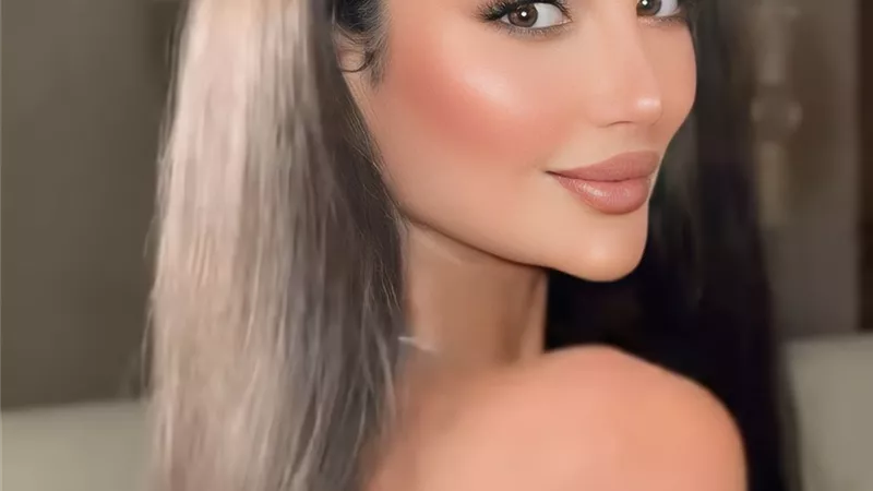 نور الغندور تتألق في حفل توزيع جوائز 