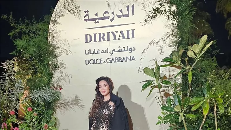 لوجين عمران في عرض دولتشي آند غابانا  بالرياض 