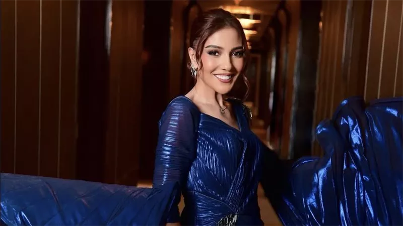 مي كساب تطل بإطلالة جذابة مع زوجها على هامش تواجدهما بالرياض 