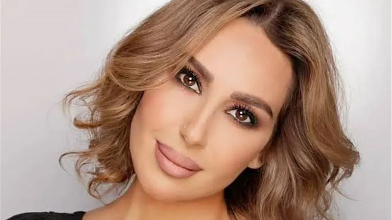 ورد الخال تتألق بٱطلالة سوداء أنيقة  في حفل الموريكس دور من توقيع أنطوان قارح