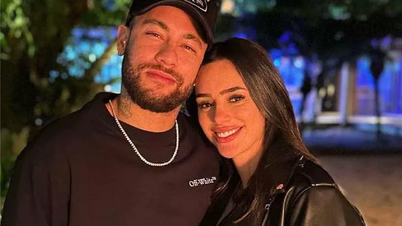 نيمار وبرونا بيانكاردي يعلنان عن انتظارهما لمولودة جديدة وسط أجواء عائلية 