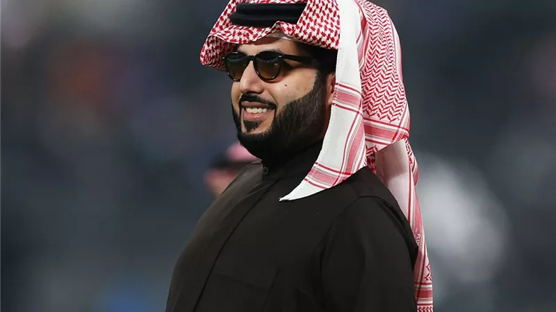 تركي آل الشيخ قائد التحول العالمي في رياضة الملاكمة لعام 2024