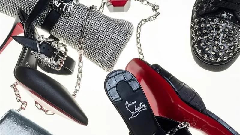 christian louboutin  يكشف عن مجموعة أحذية وحقائب 2025..سحر الخيال وجمال اللون الأحمر