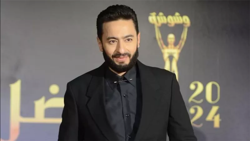 تتويج حمادة هلال بجائزة 