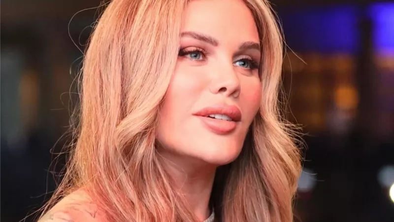 نيكول سابا تودع 2024 بإطلالة جلد سوداء في حفل ليلة رأس السنة  