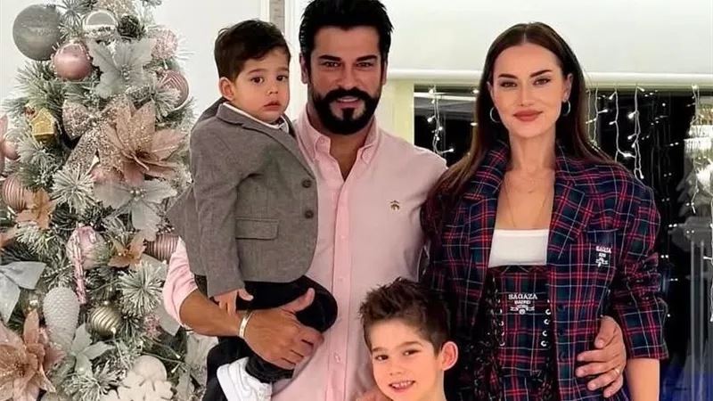 فهرية أفجان تحتفل بالعام الجديد برفقة زوجها بوراك أوزجيفيت وطفليهما  