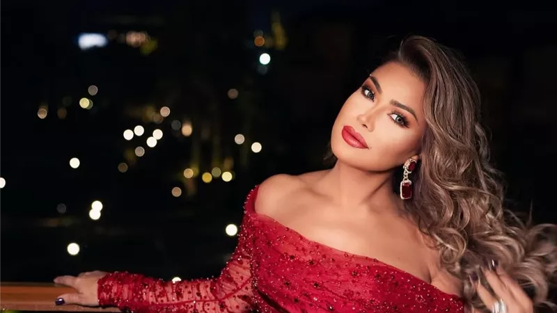 نوال الزغبي تخطف الأنظار بفستان أحمر من توقيع Rami Salamoun