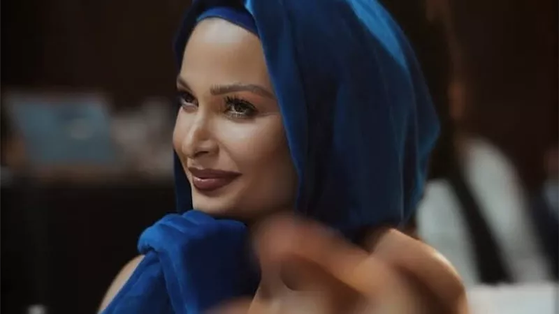 باميلا الكيك تخطف الأنظار بإطلالتها الجريئة في حفل «جائزة الإبداع والتميز» في إسطنبول 