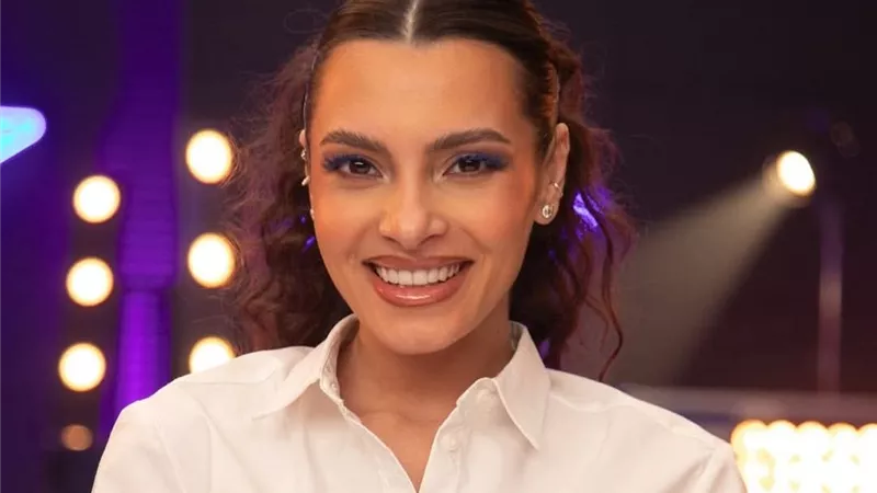 كارمن سليمان تستعرض حملها في أحدث ظهور برفقة زوجها