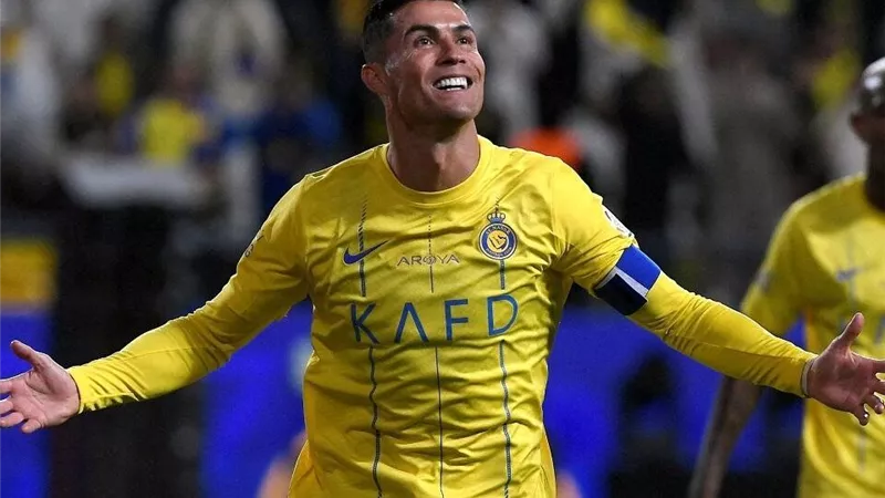 النصر السعودي يعرض شراكة تاريخية على كريستيانو رونالدو لتمديد عقده