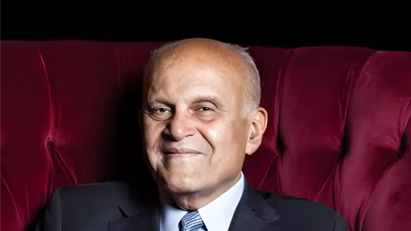 ديلي ميل.. مجدي يعقوب عن ابتكار الصمامات الحية: تفيد مرضى القلب وخاصة الأطفال 
