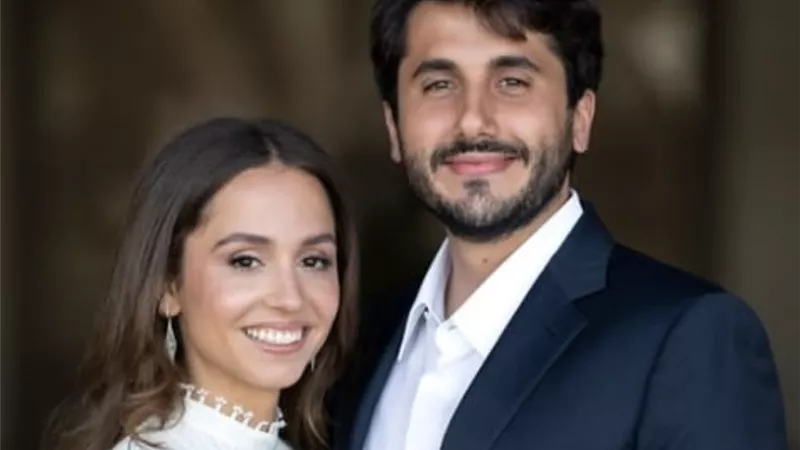 الملكة رانيا تعلن عن حمل الأميرة إيمان: 