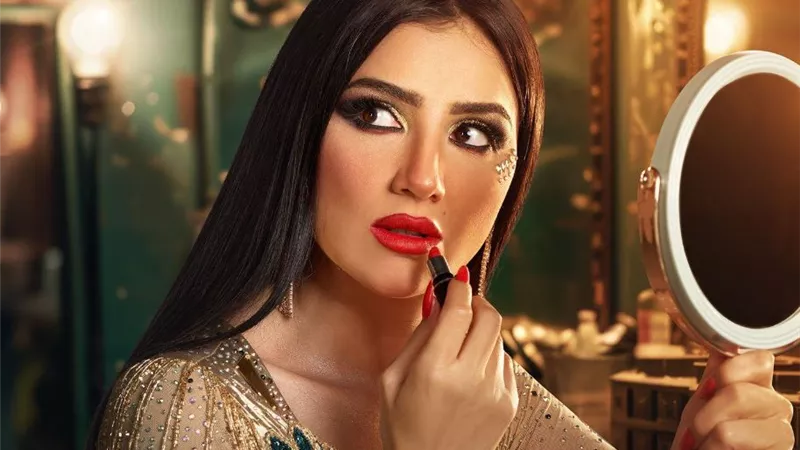 مي عمر توجه رسالة لمنتقدي بوستر «إش إش»