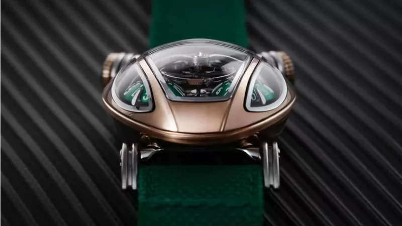 بولغاري تكشف النقاب عن ساعة Serpenti الجديدة MB&F للرجال 